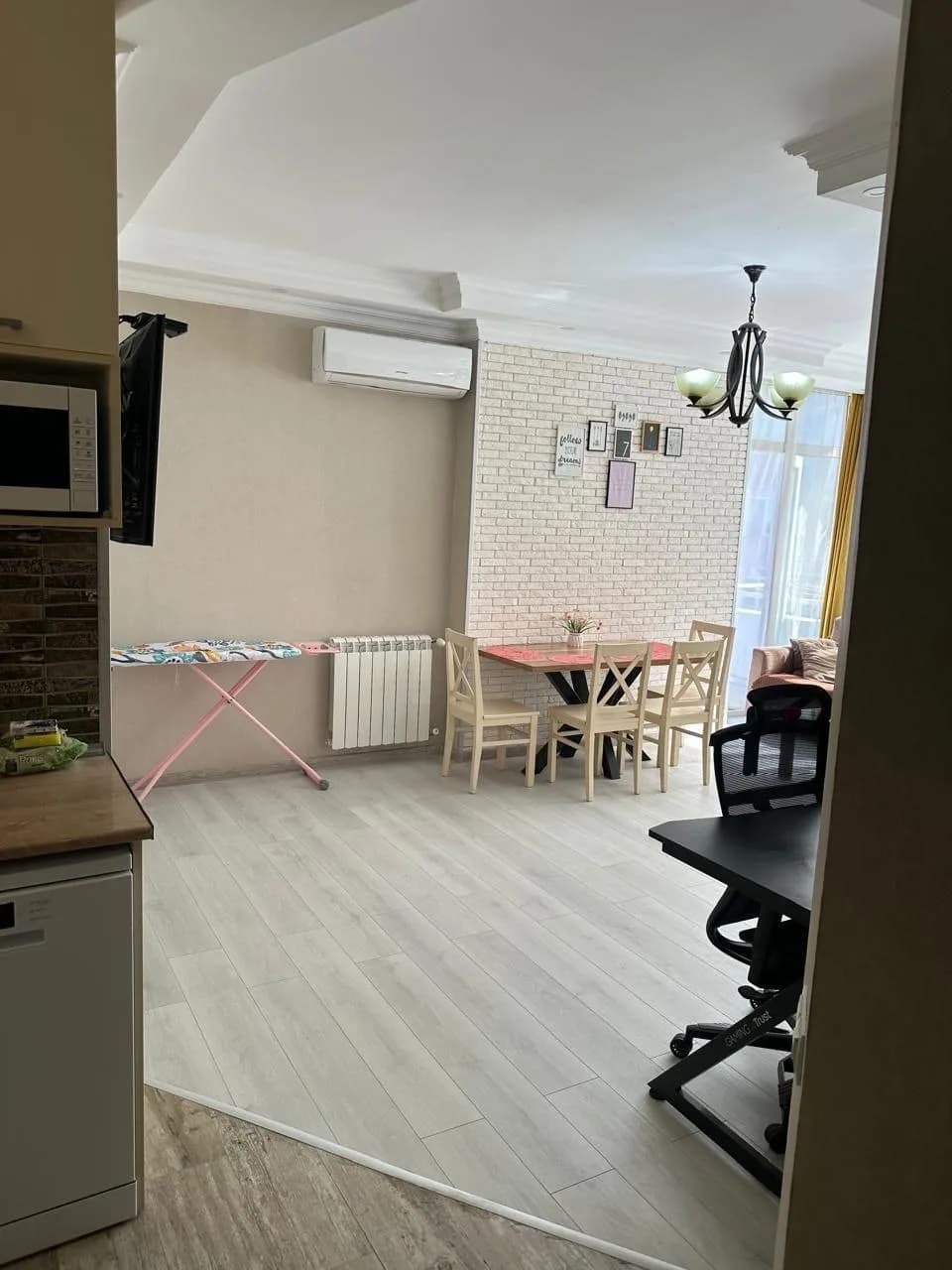 Квартира 2+1 в Батуми · Центр · 70 м² — Фото 1