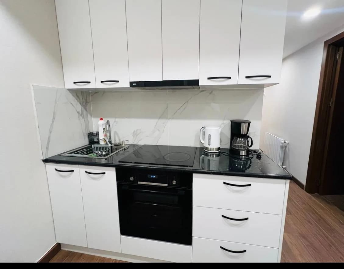 Квартира 1+1 в Батуми · Центр · 65 м² — Фото 4