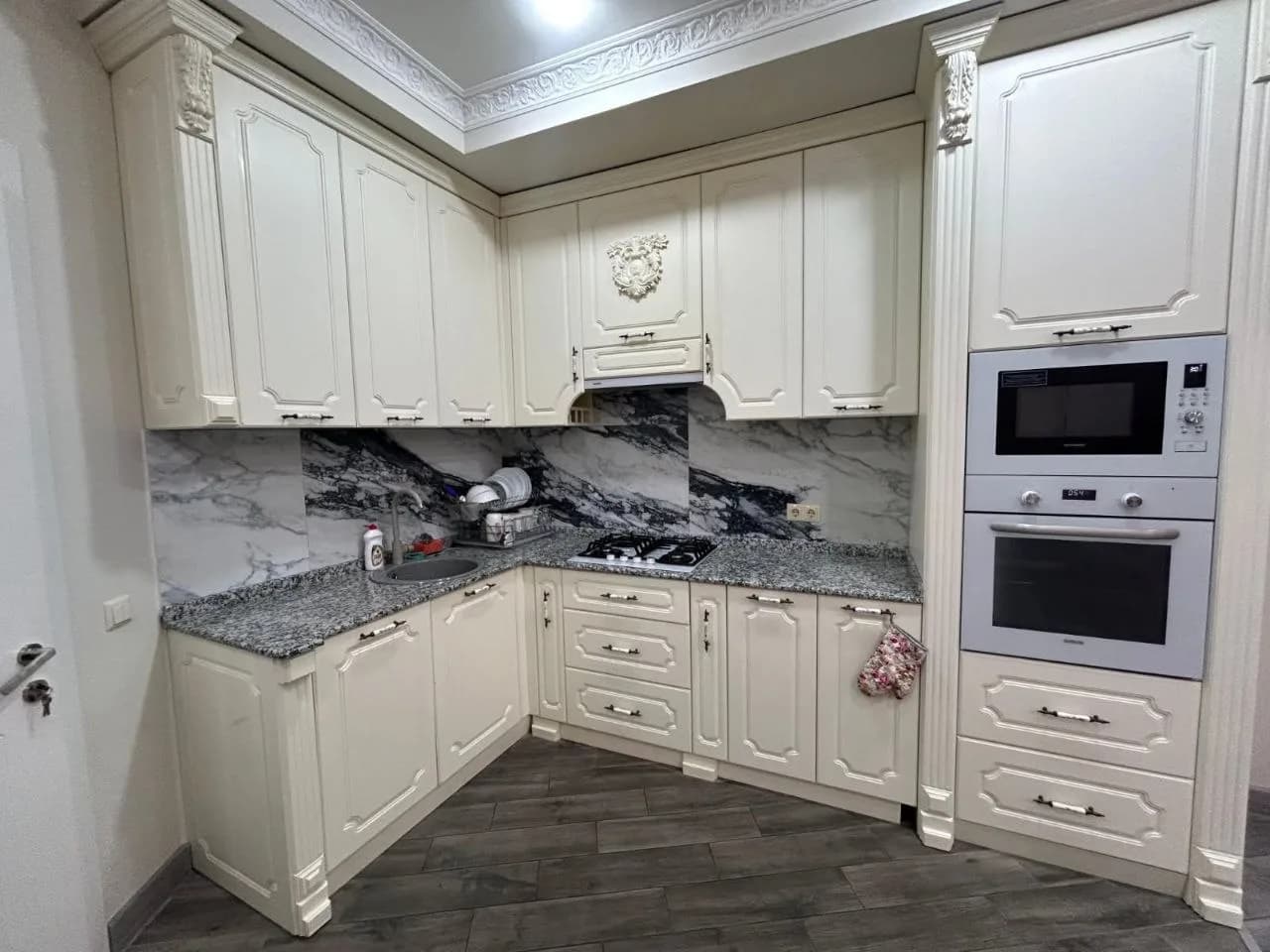 Квартира 1+1 в Батуми · 60 м² — Фото 4