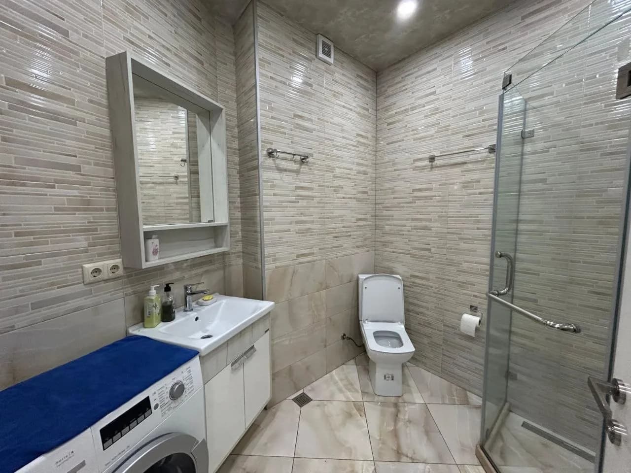 Квартира 1+1 в Батуми · 60 м² — Фото 9