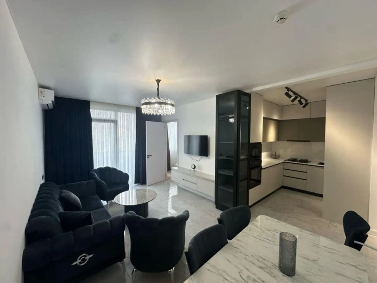 Квартира 2+1 в Батуми · Центр · 65 м² — Фото 1