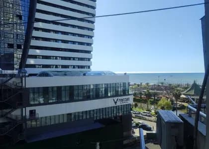 Квартира 2+1 в Батуми · Центр · 67 м²