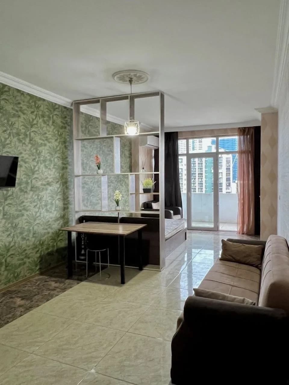Квартира 1+1 в Батуми · 65 м² — Фото 1