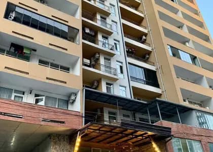 Квартира 1+1 в Батуми · 65 м²