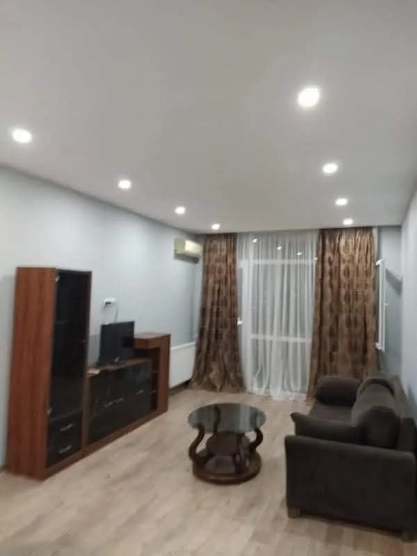 Квартира 1+1 в Батуми · Центр · 60 м² — Фото 1