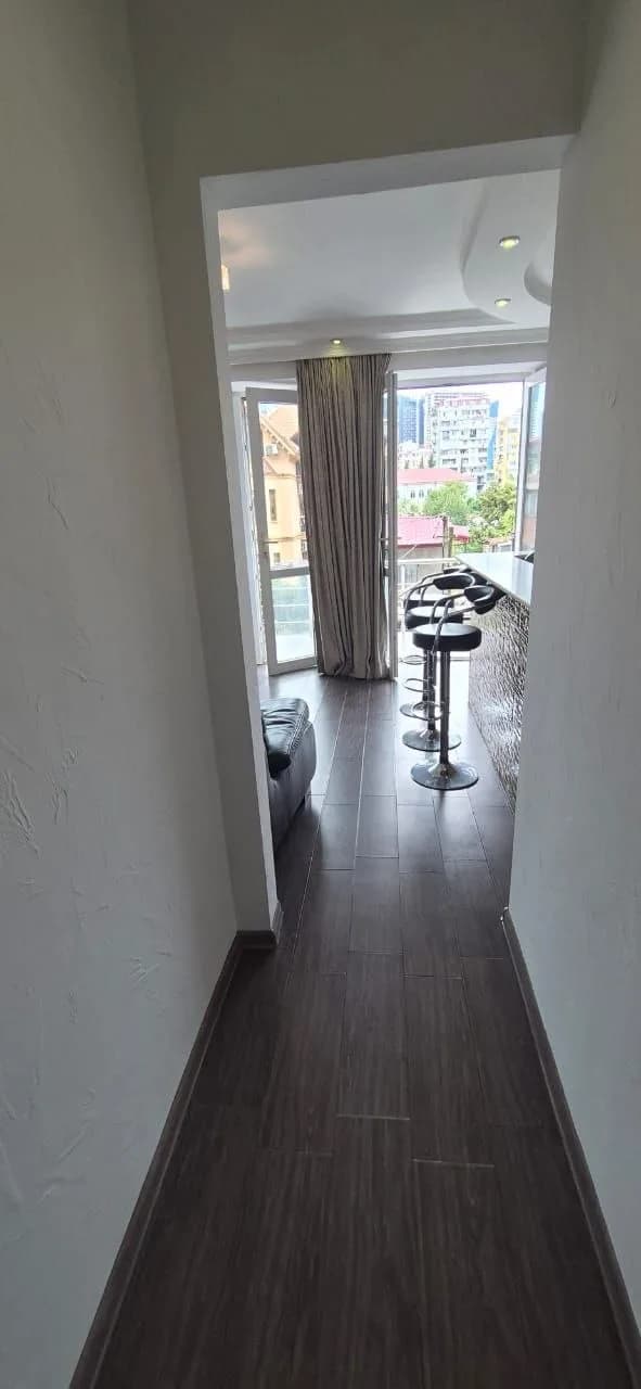 Квартира 1+1 в Батуми · Центр · 50 м² — Фото 3