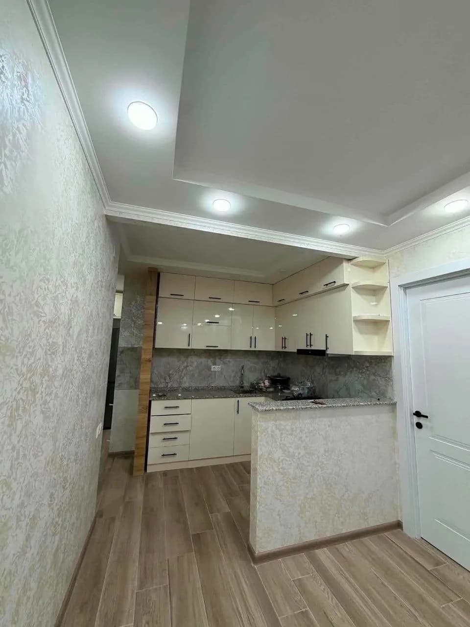 Квартира 2+1 в Батуми · Центр · 65 м² — Фото 2