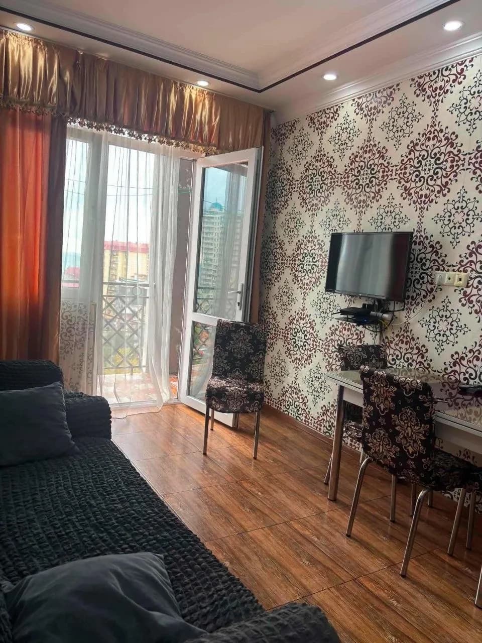 Квартира 1+1 в Батуми · Центр · 40 м² — Фото 1