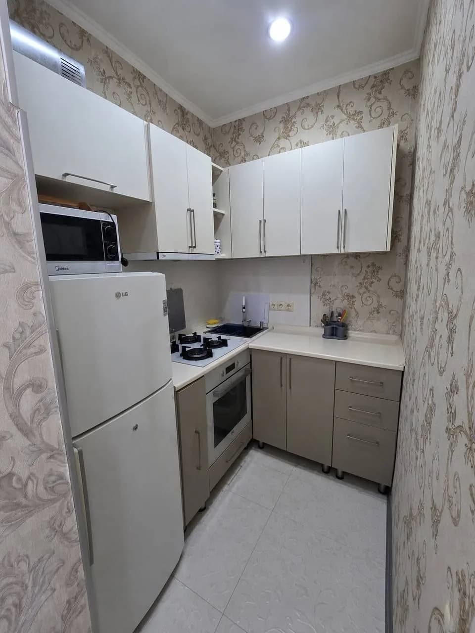 Квартира 1+1 в Батуми · Центр · 55 м² — Фото 2
