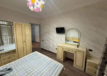 Сдается квартира 2+1, 2 светлые спальни, центральное отопление, посудомойка, 2 паркинга