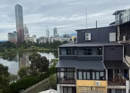 Квартира 1+1 в Батуми · Центр · 52 м²