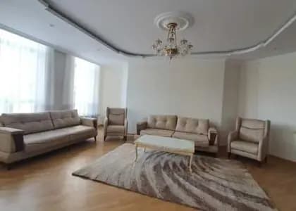 Квартира в Батуми · Центр · 80 м²
