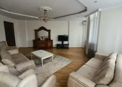 Квартира в Батуми · Центр · 80 м²