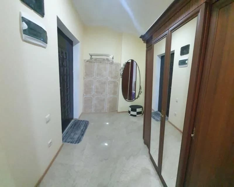 Квартира в Батуми · Центр · 80 м² — Фото 5