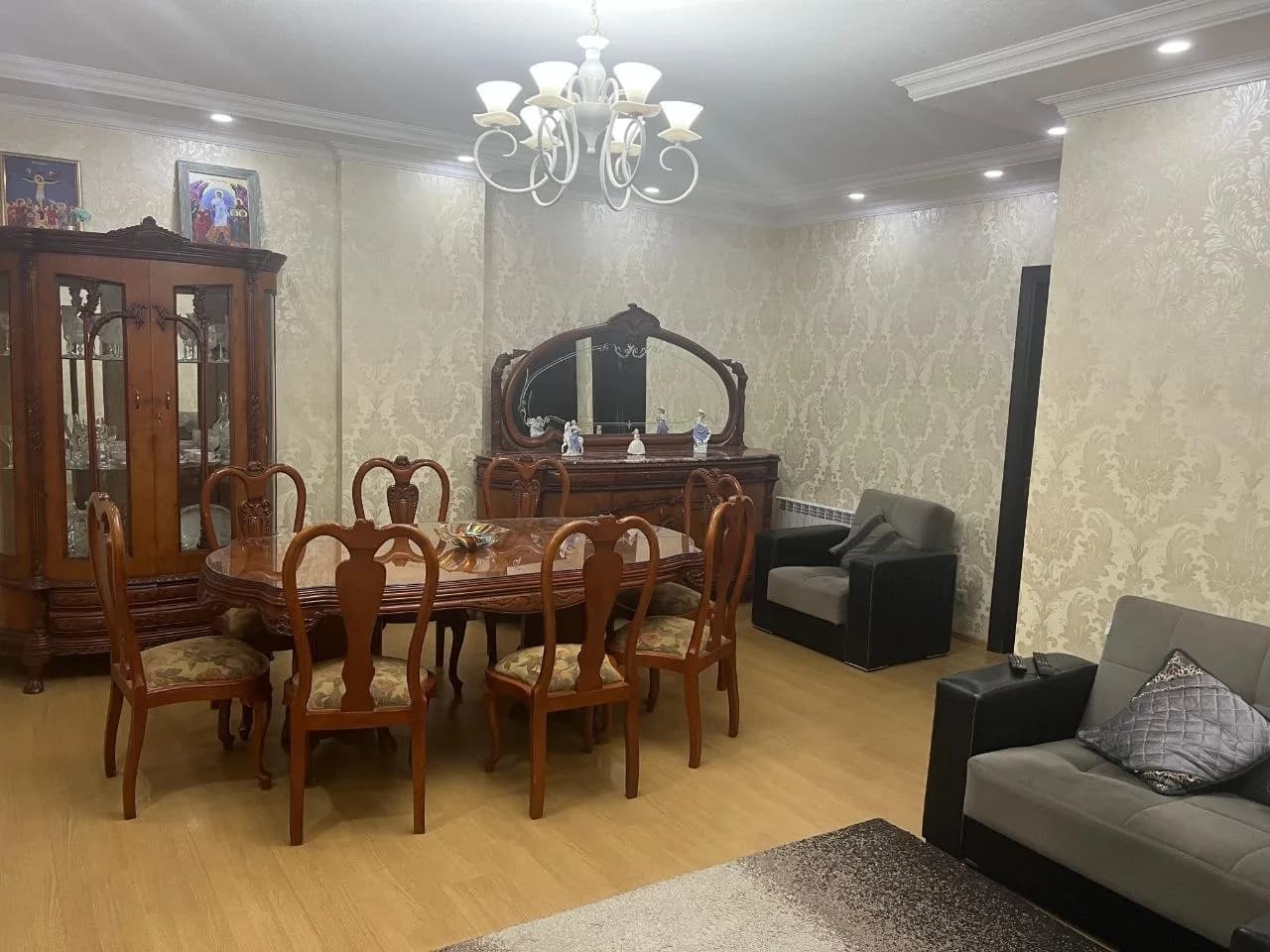Квартира в Батуми · Центр · 84 м² — Фото 2