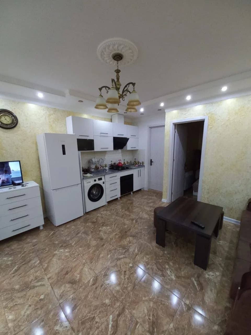 Квартира 1+1 в Батуми · Центр · 38 м² — Фото 1