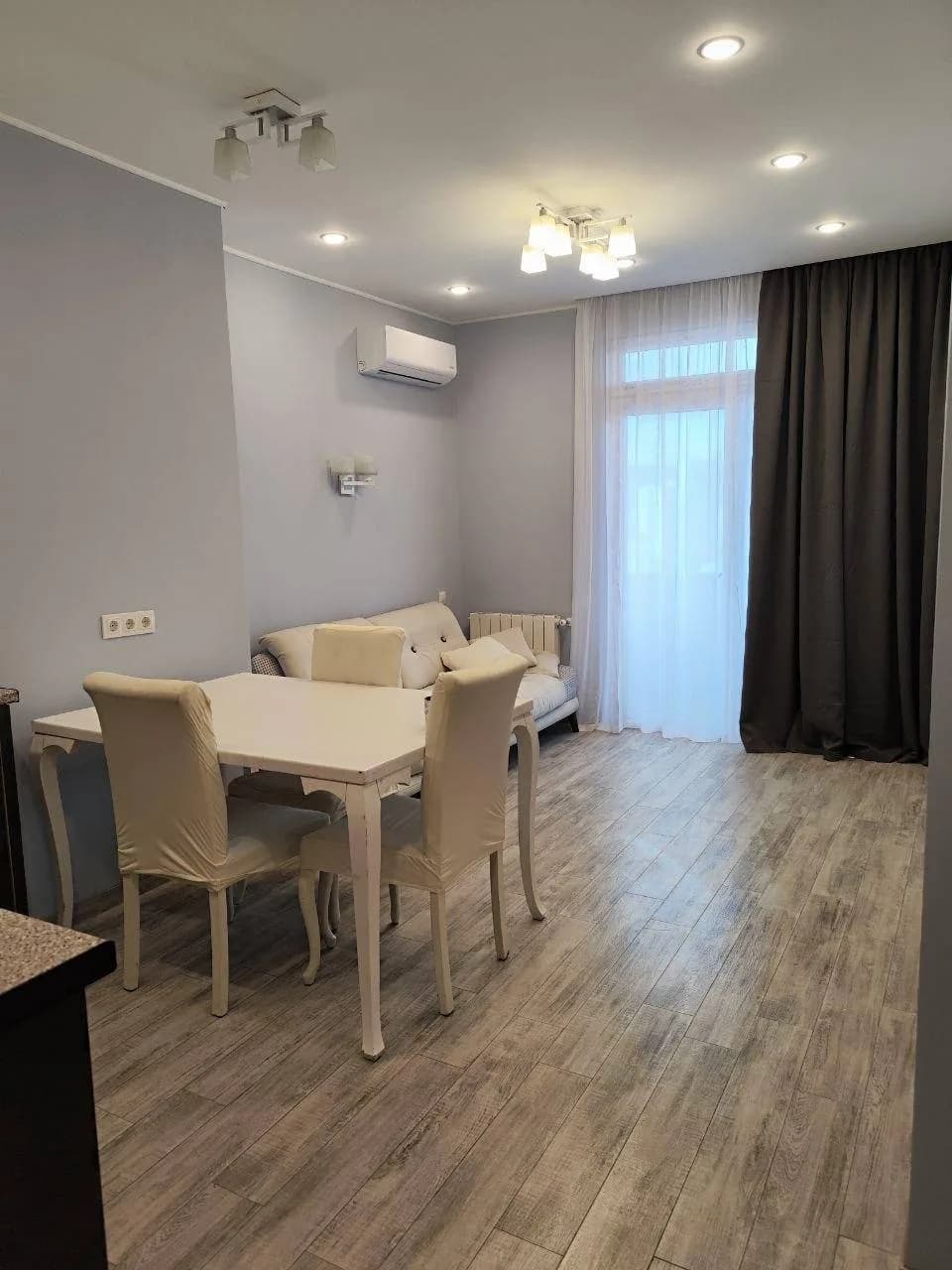 Квартира 2+1 в Батуми · Центр · 68 м² — Фото 1