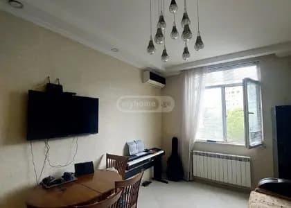 Квартира 1+1 в Батуми · Центр · 42 м²