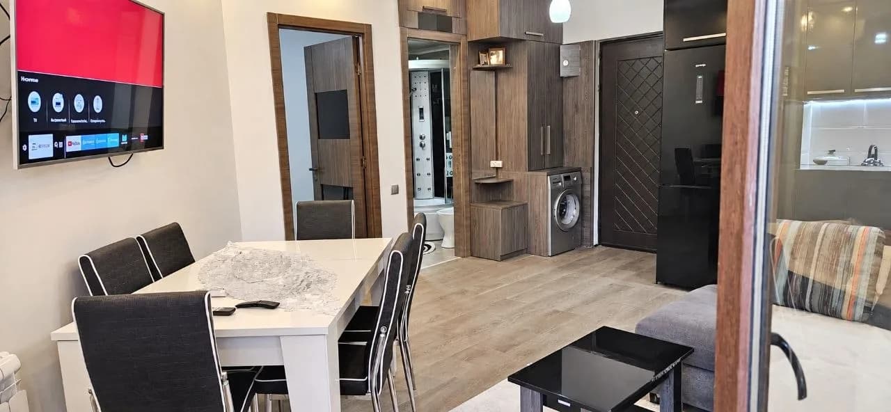 Квартира 1+1 в Батуми · Центр · 50 м² — Фото 4