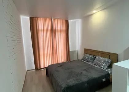 Квартира 1+1 в Батуми · Центр · 55 м²