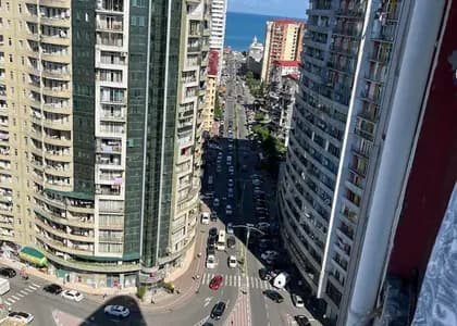 Квартира 1+1 в Батуми · Центр · 55 м²