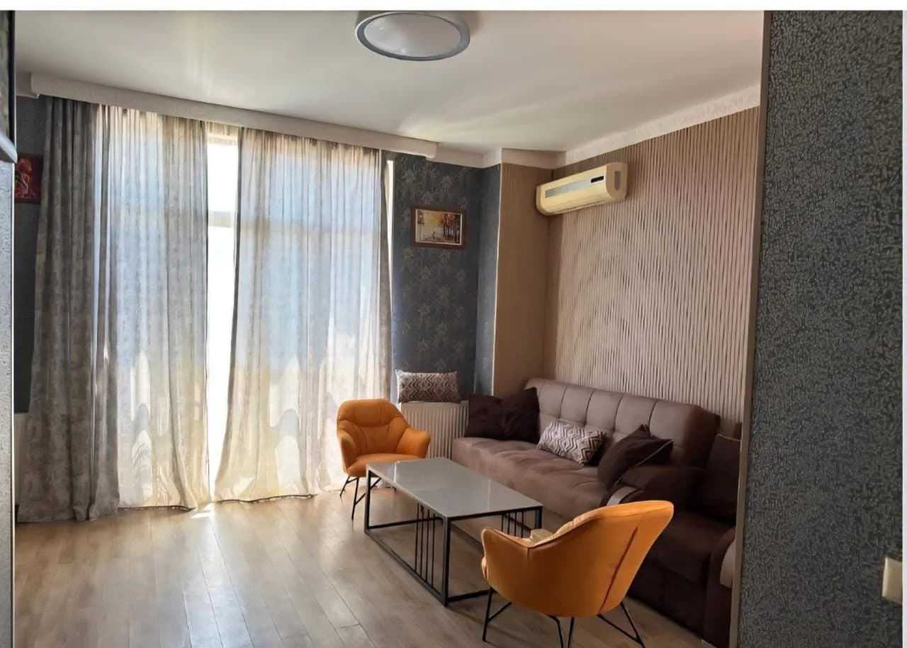Квартира 1+1 в Батуми · Центр · 51 м² — Фото 2
