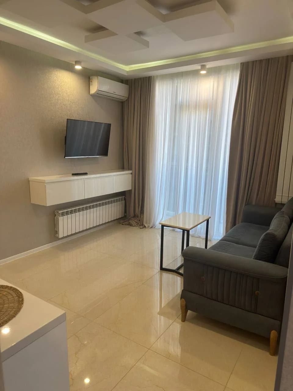Квартира 1+1 в Батуми · Центр · 47 м² — Фото 1