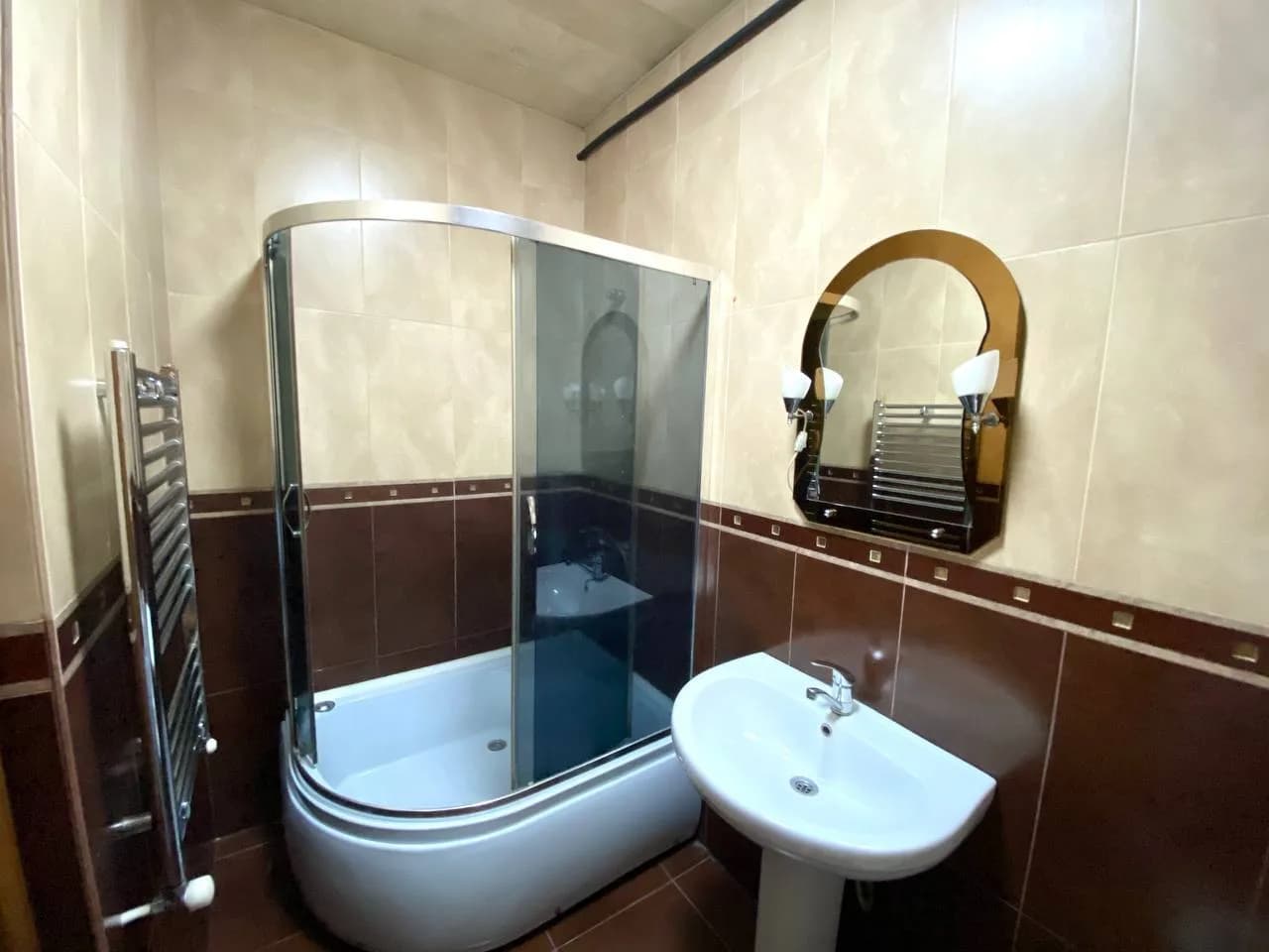 Квартира 1+1 в Батуми · Центр · 60 м² — Фото 4