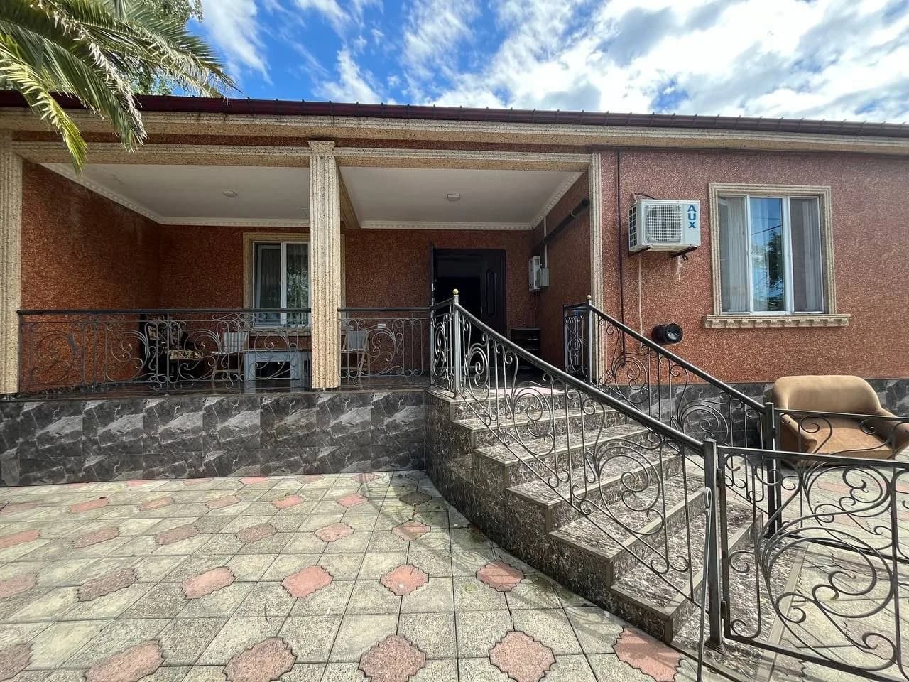 Квартира 3+1 в Батуми · 200 м² — Фото 1