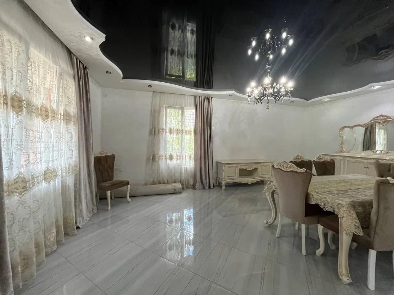 Квартира 3+1 в Батуми · 200 м² — Фото 3